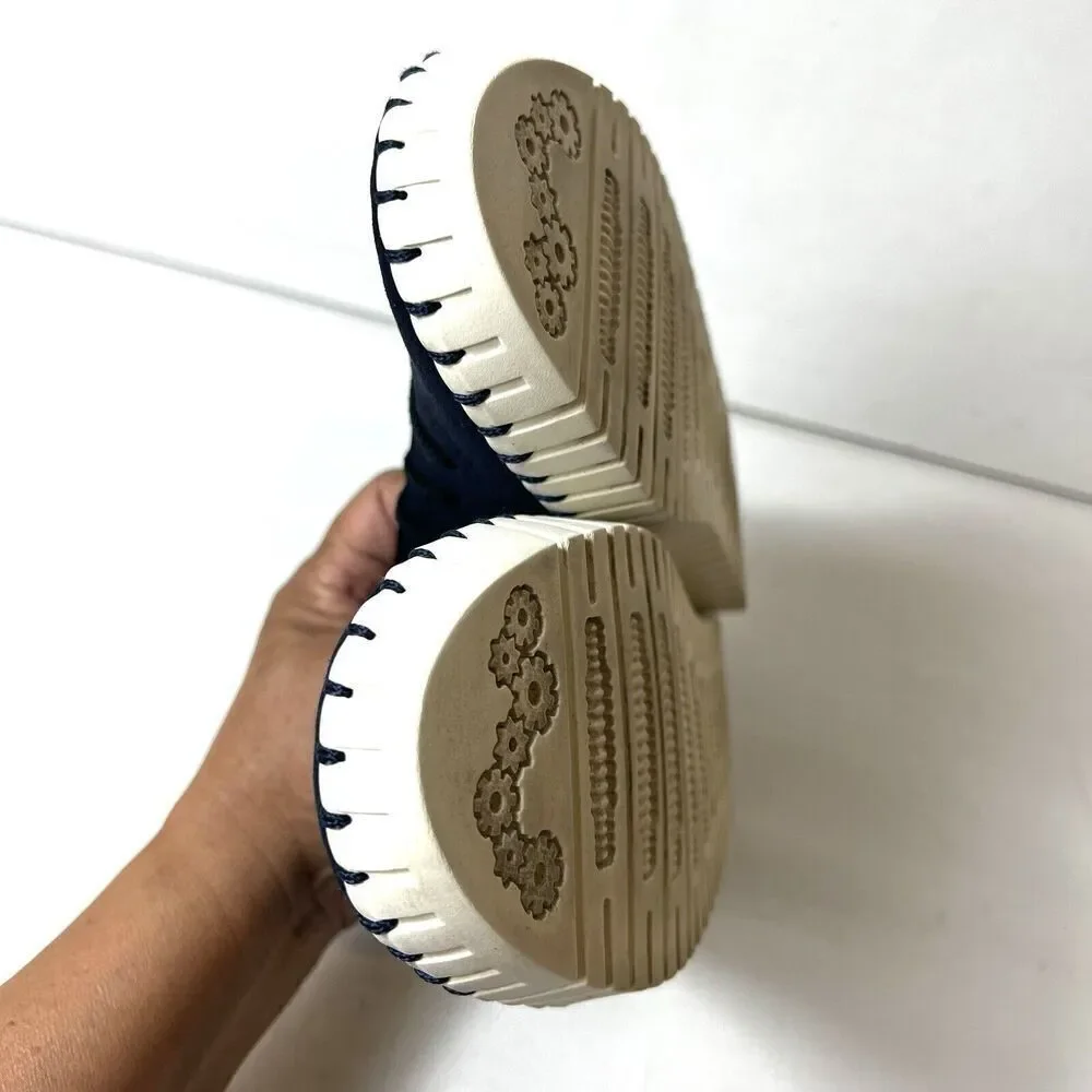 SKECHERS Air Cooled Memory Foam Womens 10 Navy Blue Fabric Lace Up Sneaker Flats